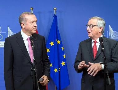 «Πισώπλατη μαχαιριά» της Ευρώπης σε Τραμπ - Μετά τη Γερμανία και η Γαλλία στο πλευρό του Ερντογάν